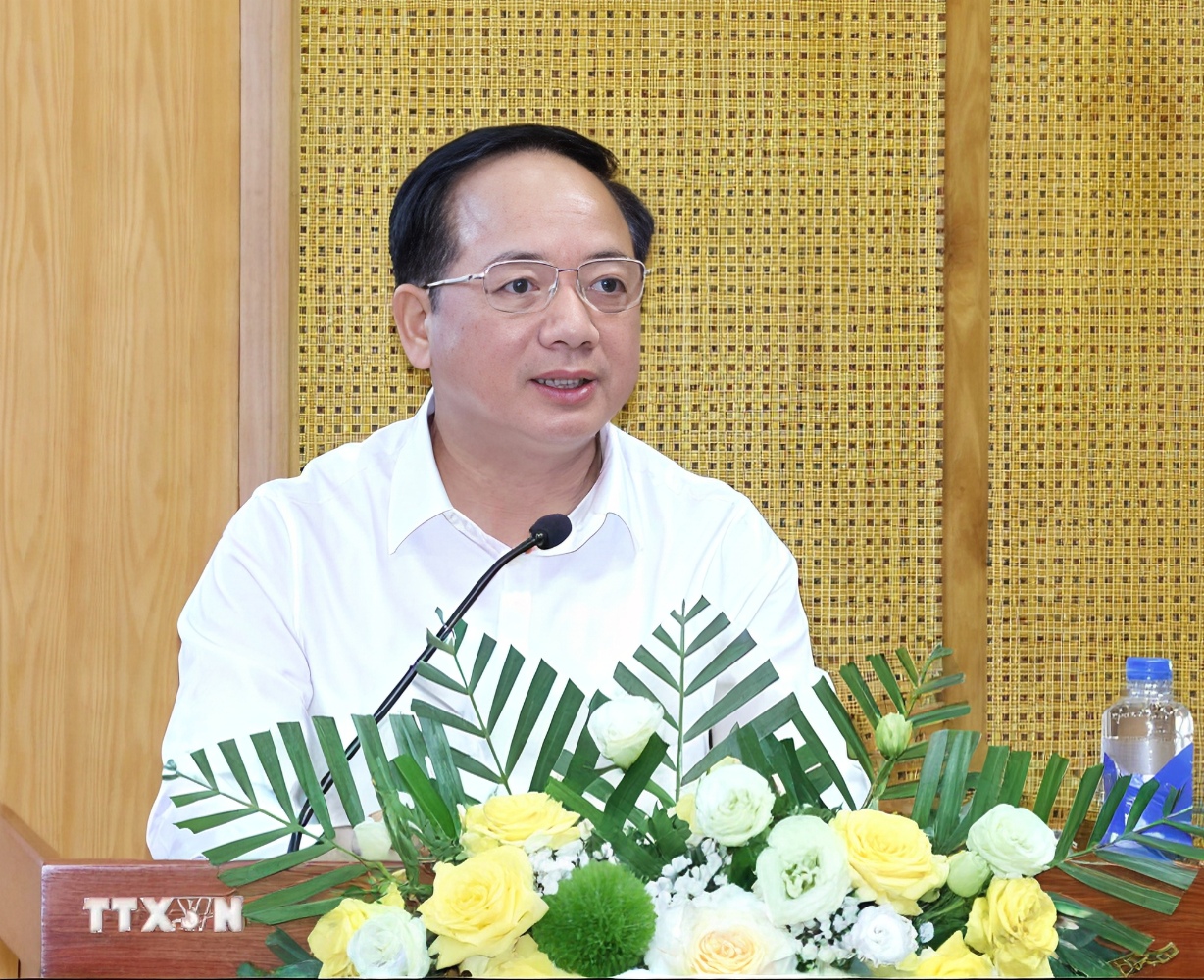 Đồng ch&iacute; Trịnh Văn Quyết - Ủy vi&ecirc;n Bộ Ch&iacute;nh trị, B&iacute; thư Trung ương Đảng, Trưởng Ban Tuy&ecirc;n gi&aacute;o v&agrave; D&acirc;n vận Trung ương ph&aacute;t biểu chỉ đạo hội nghị. (Ảnh: Phương Hoa/TTXVN)