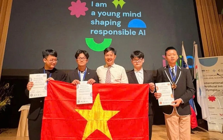 Bốn th&iacute; sinh của đội tuyển Việt Nam tham dự kỳ thi IAIO 2026.