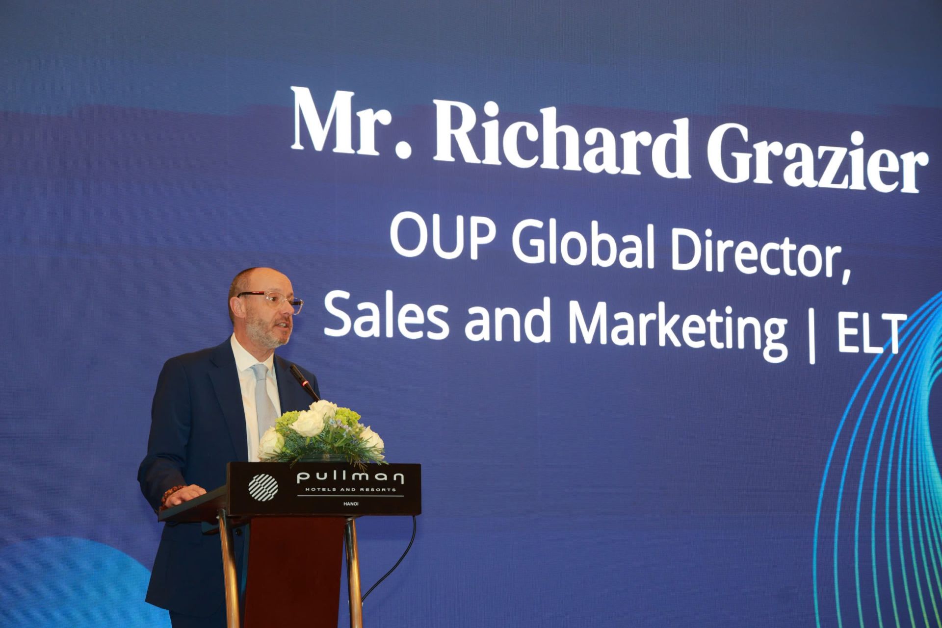 &Ocirc;ng Richard Grazier - Gi&aacute;m đốc Kinh doanh v&agrave; Tiếp thị To&agrave;n cầu NXB Đại học Oxford tại sự kiện.