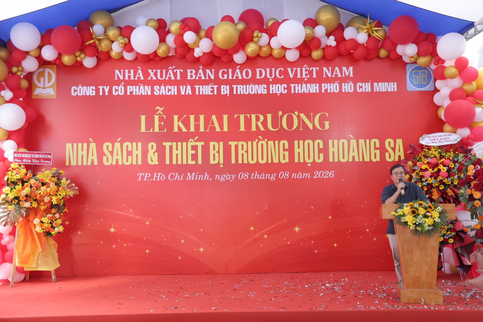 B&aacute;c Nguyễn Tiến Thanh, Chủ tịch Hội đồng th&agrave;nh vi&ecirc;n NXBGDVN ph&aacute;t biểu tại buổi lễ.