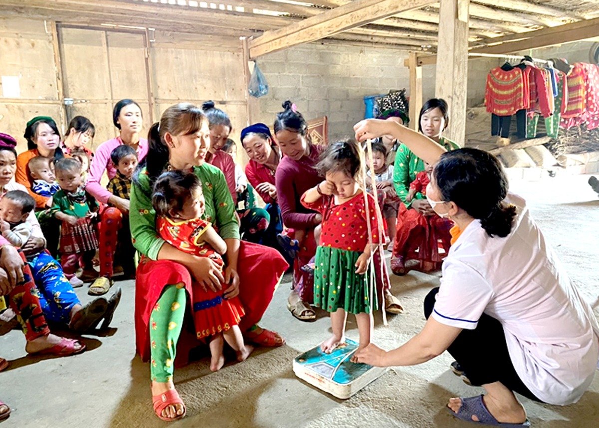 Bộ Y tế c&oacute; nhiệm vụ chăm s&oacute;c sức khỏe trẻ em ngay từ giai đoạn đầu đời.