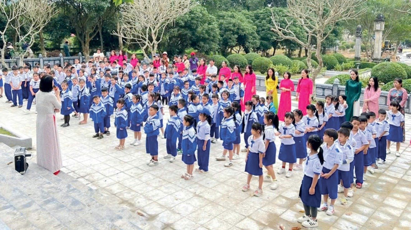 Lịch sử l&agrave; m&ocirc;n bắt buộc trong chương tr&igrave;nh gi&aacute;o dục phổ th&ocirc;ng.