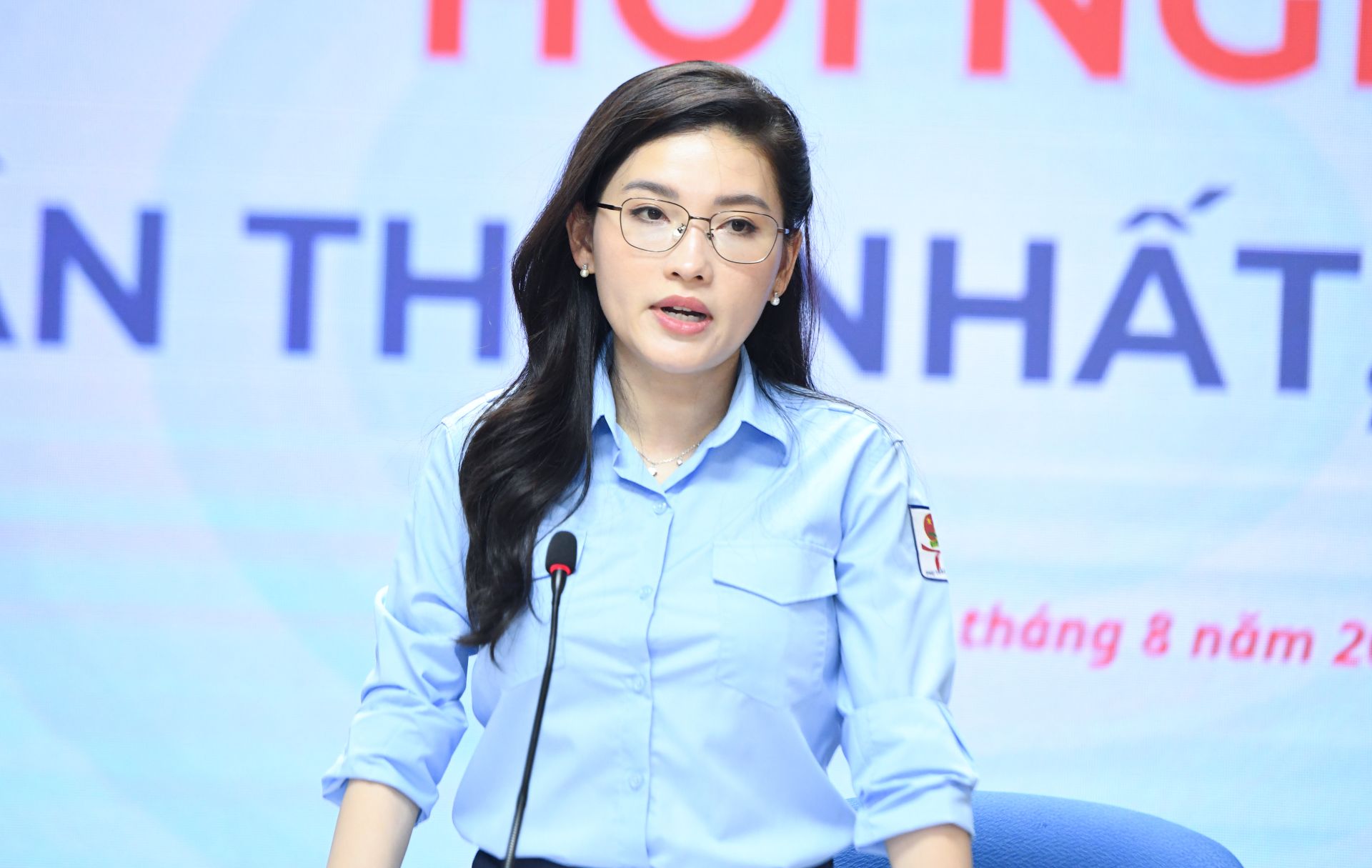 Chị Hồ Hồng Nguy&ecirc;n - B&iacute; thư T.Ư Đo&agrave;n, Chủ tịch Hội đồng Đội T.Ư ph&aacute;t biểu tại hội nghị.