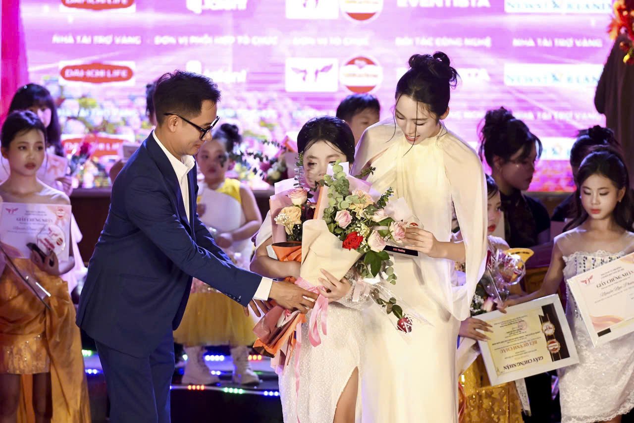 L&ecirc; Nguyễn Nh&atilde; Như nhận giải &ldquo;Th&iacute; sinh truyền cảm hứng&rdquo; tại Thi&ecirc;n thần Quảng c&aacute;o Việt Nam 2026.