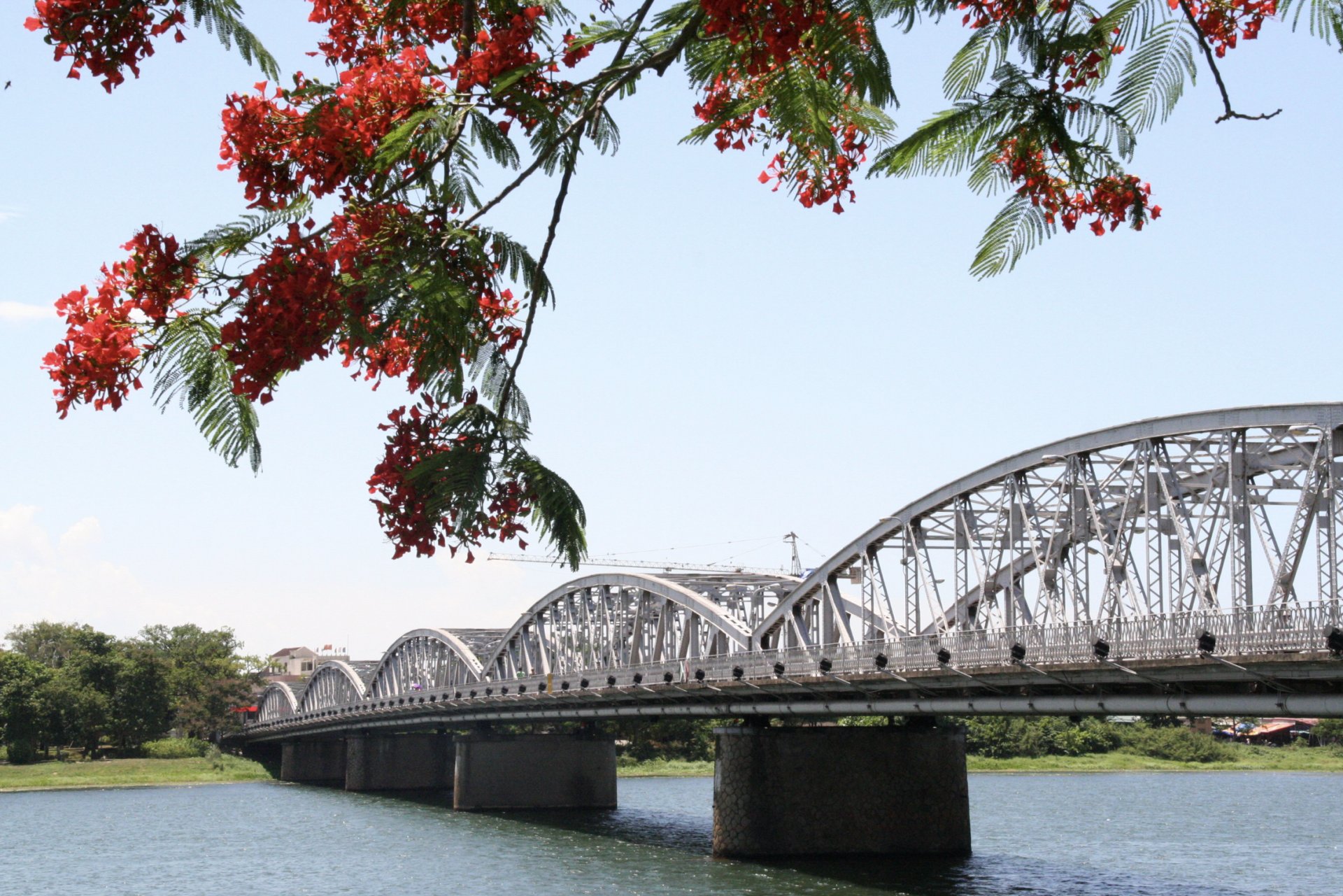 Cầu Trường Tiền (TP. Huế).