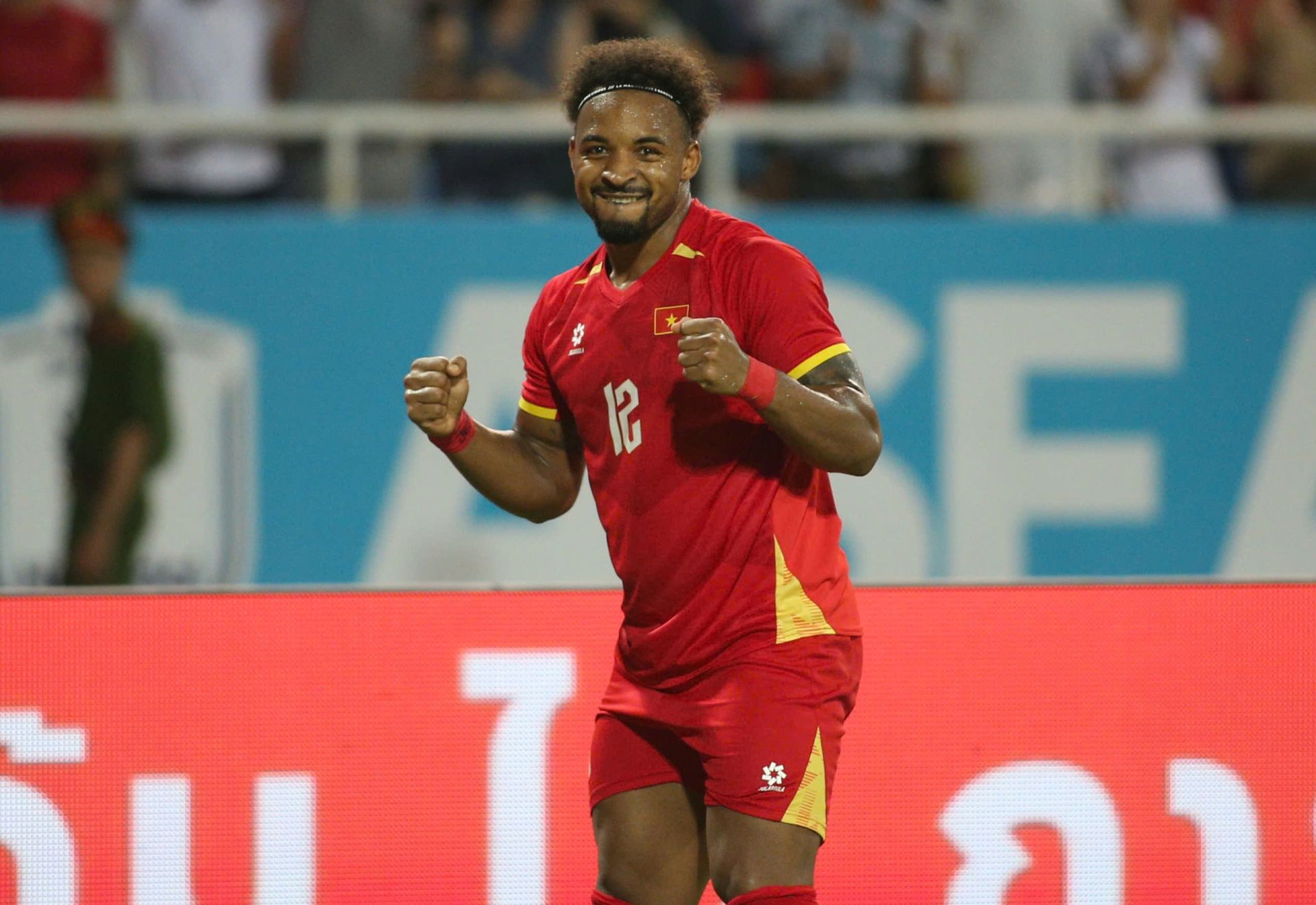 Xu&acirc;n Son thi đấu xuất sắc v&agrave; lập c&uacute; đ&uacute;p gi&uacute;p tuyển Việt Nam v&agrave;o chung kết ASEAN Cup 2026.