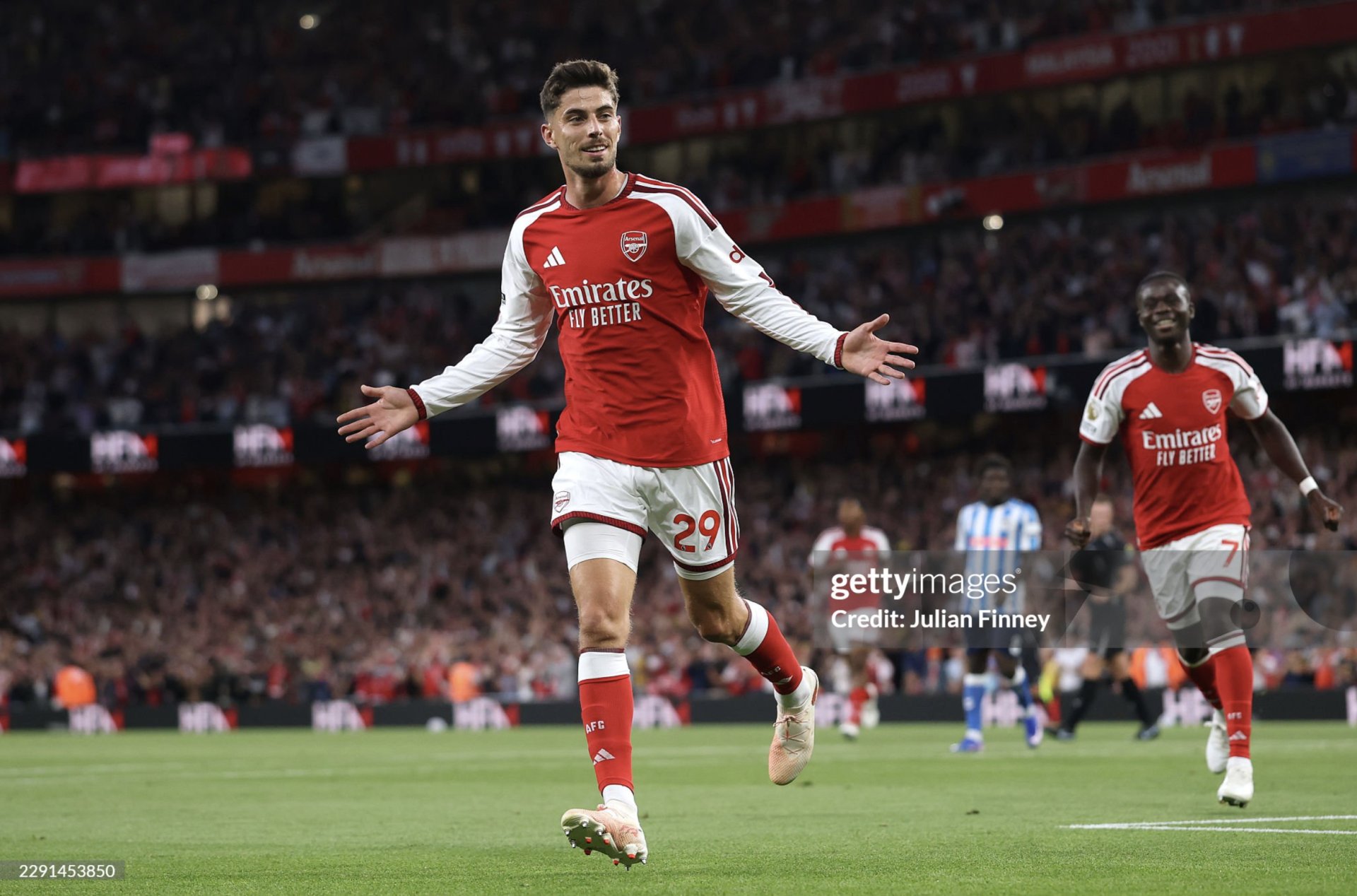 Kai Havertz ăn mừng b&agrave;n mở tỷ số.