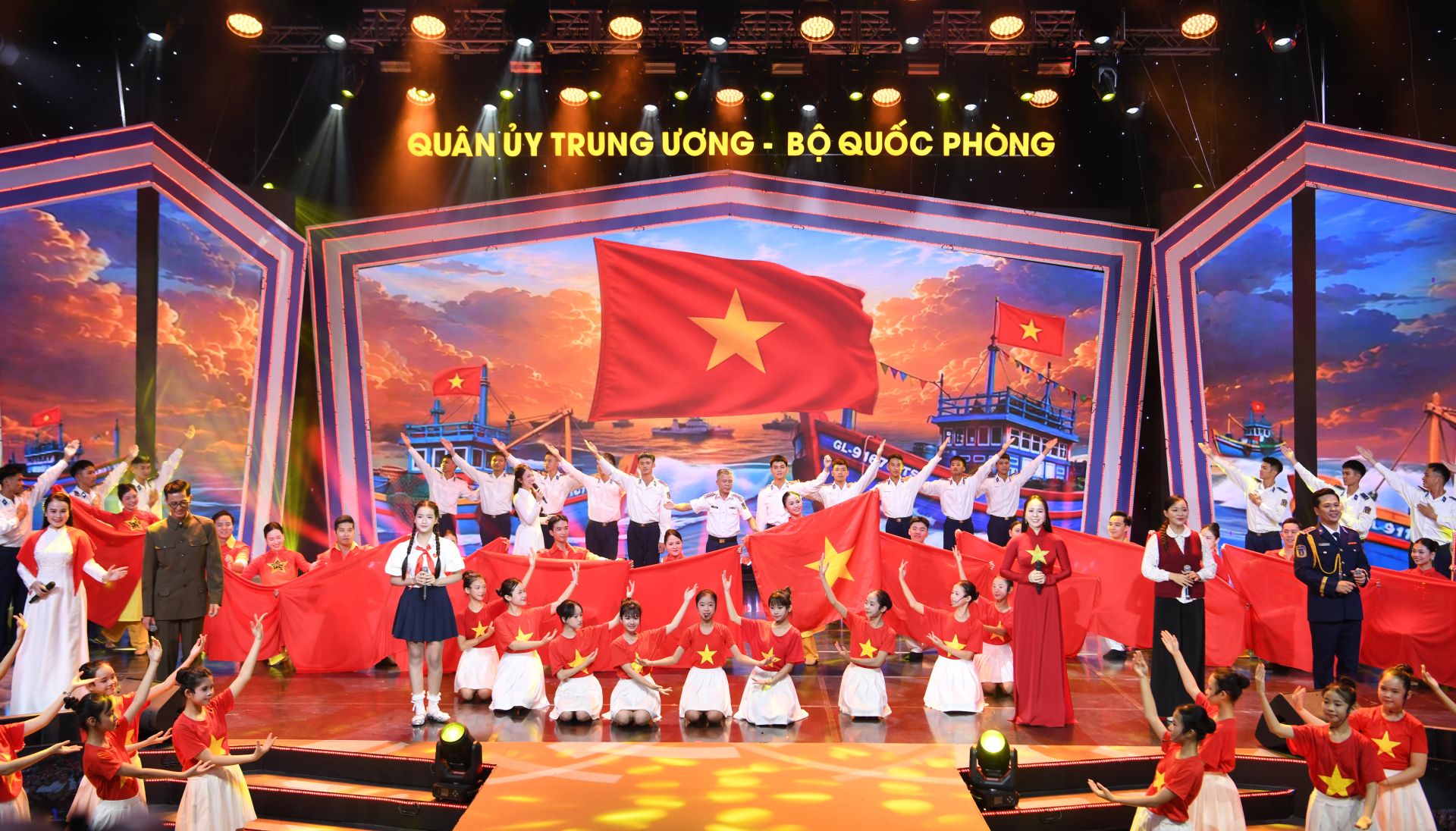 Chương tr&igrave;nh Gala kh&eacute;p lại h&agrave;nh tr&igrave;nh &ldquo;Em y&ecirc;u biển, đảo qu&ecirc; hương&rdquo; năm học 2025 - 2026, tiếp tục lan tỏa t&igrave;nh y&ecirc;u biển, đảo v&agrave; niềm tự h&agrave;o về qu&ecirc; hương, đất nước đến thế hệ trẻ.