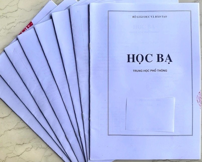 Học bạ giấy cũ vẫn c&ograve;n gi&aacute; tr&iacute; sử dụng nếu được lập trước ng&agrave;y 8/10/2026.