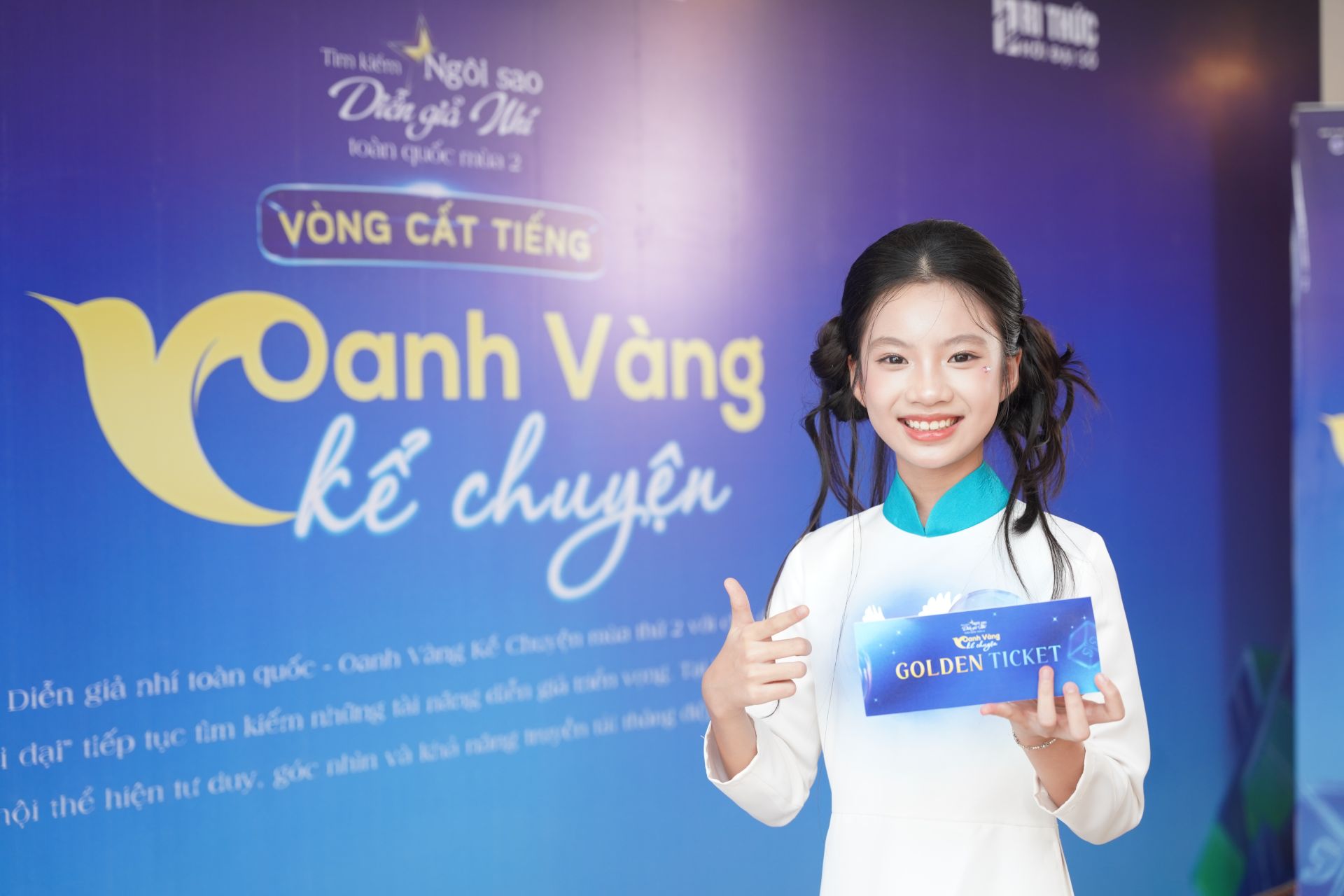 Thảo Nhi gi&agrave;nh tấm v&eacute; v&agrave;ng của Ban Gi&aacute;m khảo.