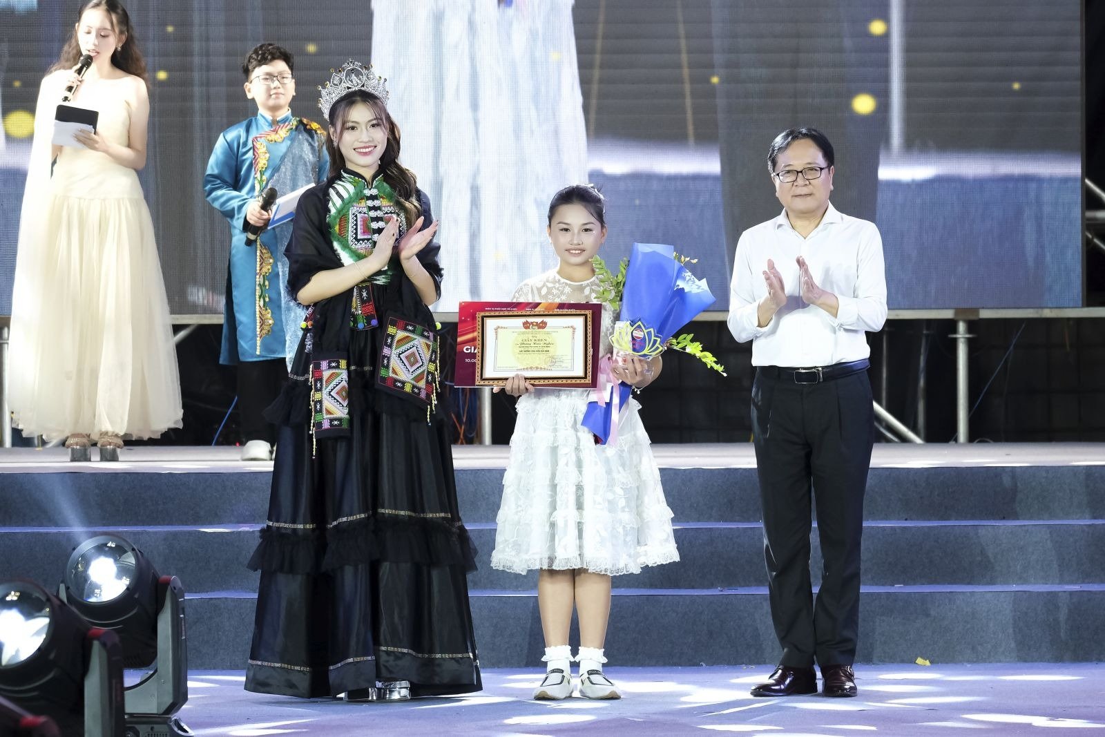 Thảo Linh tại Lễ trao Giải thưởng B&uacute;p Sen V&agrave;ng 2026. 