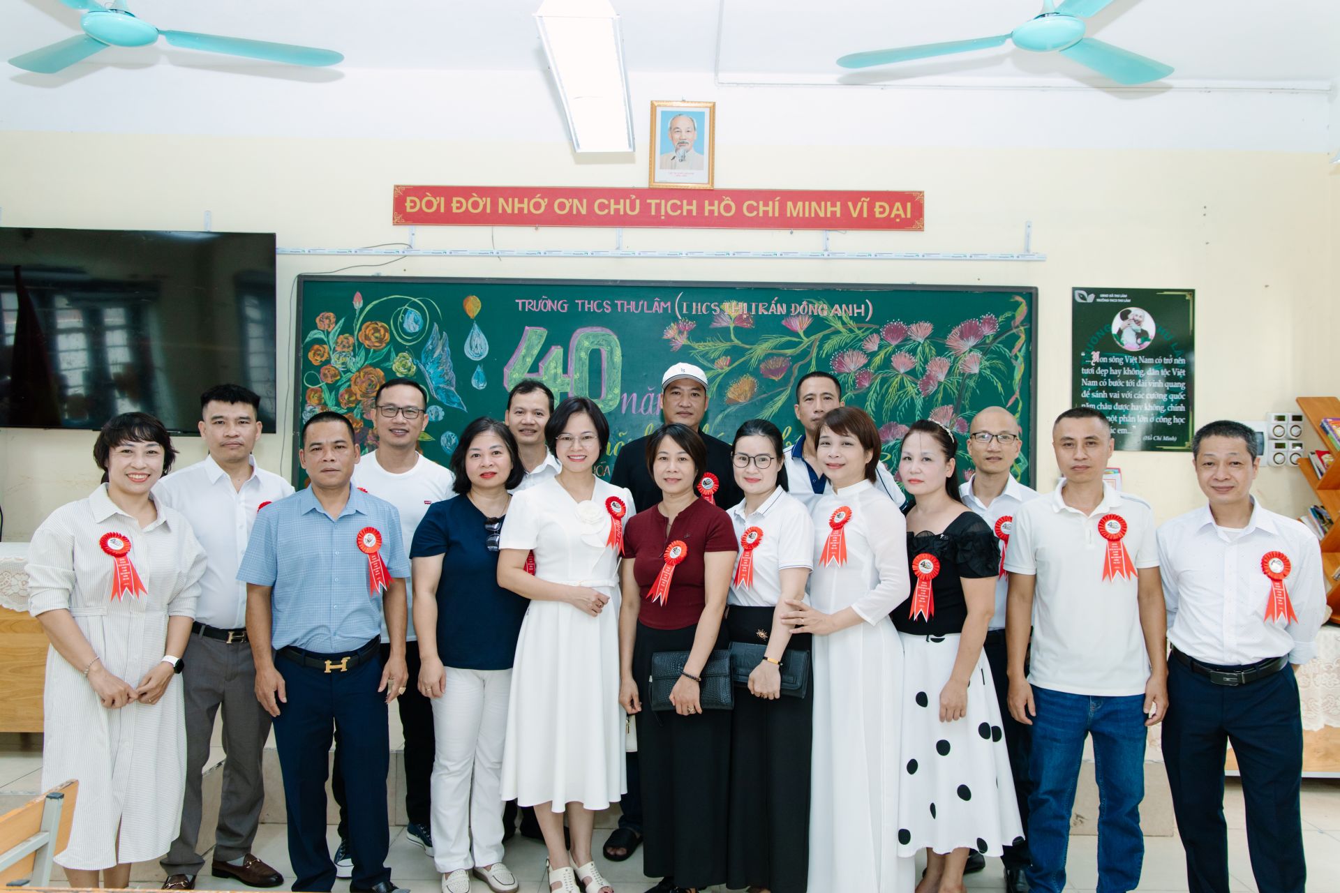 Chương tr&igrave;nh kỷ niệm 40 năm th&agrave;nh lập trường cũng l&agrave; dịp c&aacute;c thế hệ học sinh của nh&agrave; trường hội ngộ. 