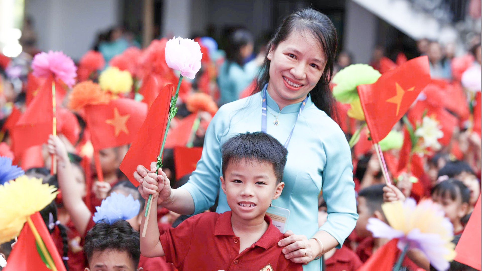 Cả nước đánh trống khai giảng cùng một thời điểm