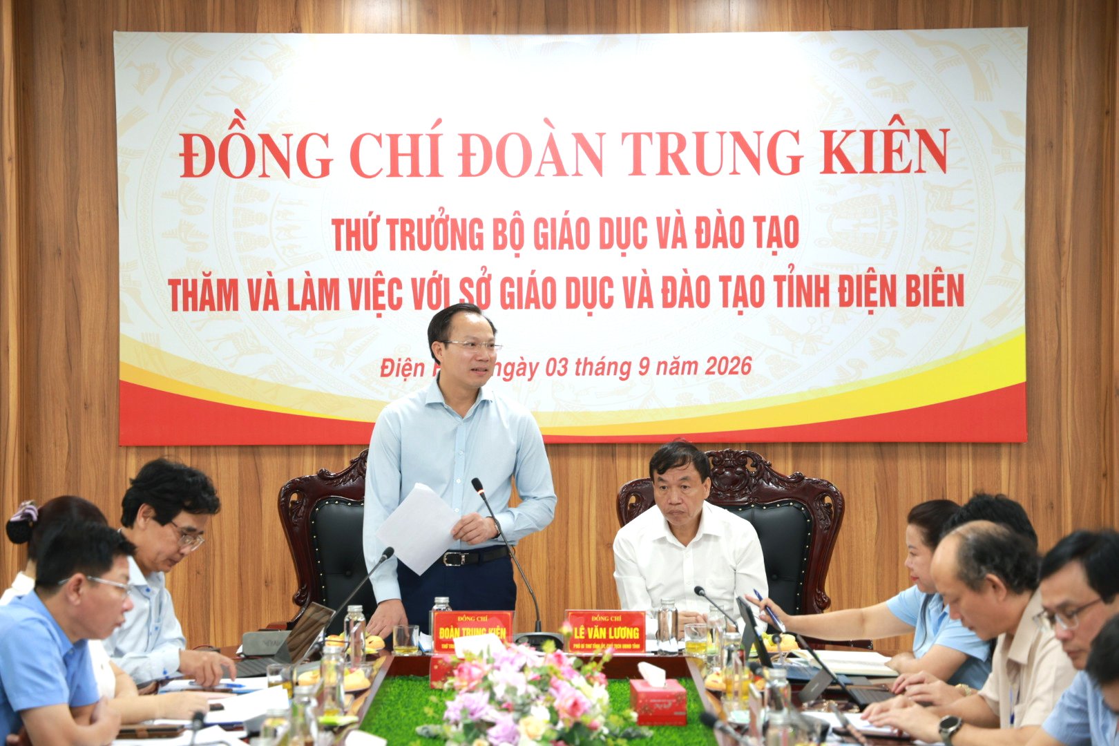 Thứ trưởng Bộ Gi&aacute;o dục v&agrave; Đ&agrave;o tạo Đo&agrave;n Trung Ki&ecirc;n ph&aacute;t biểu tại buổi l&agrave;m việc với Sở Gi&aacute;o dục v&agrave; Đ&agrave;o tạo tỉnh Điện Bi&ecirc;n.
