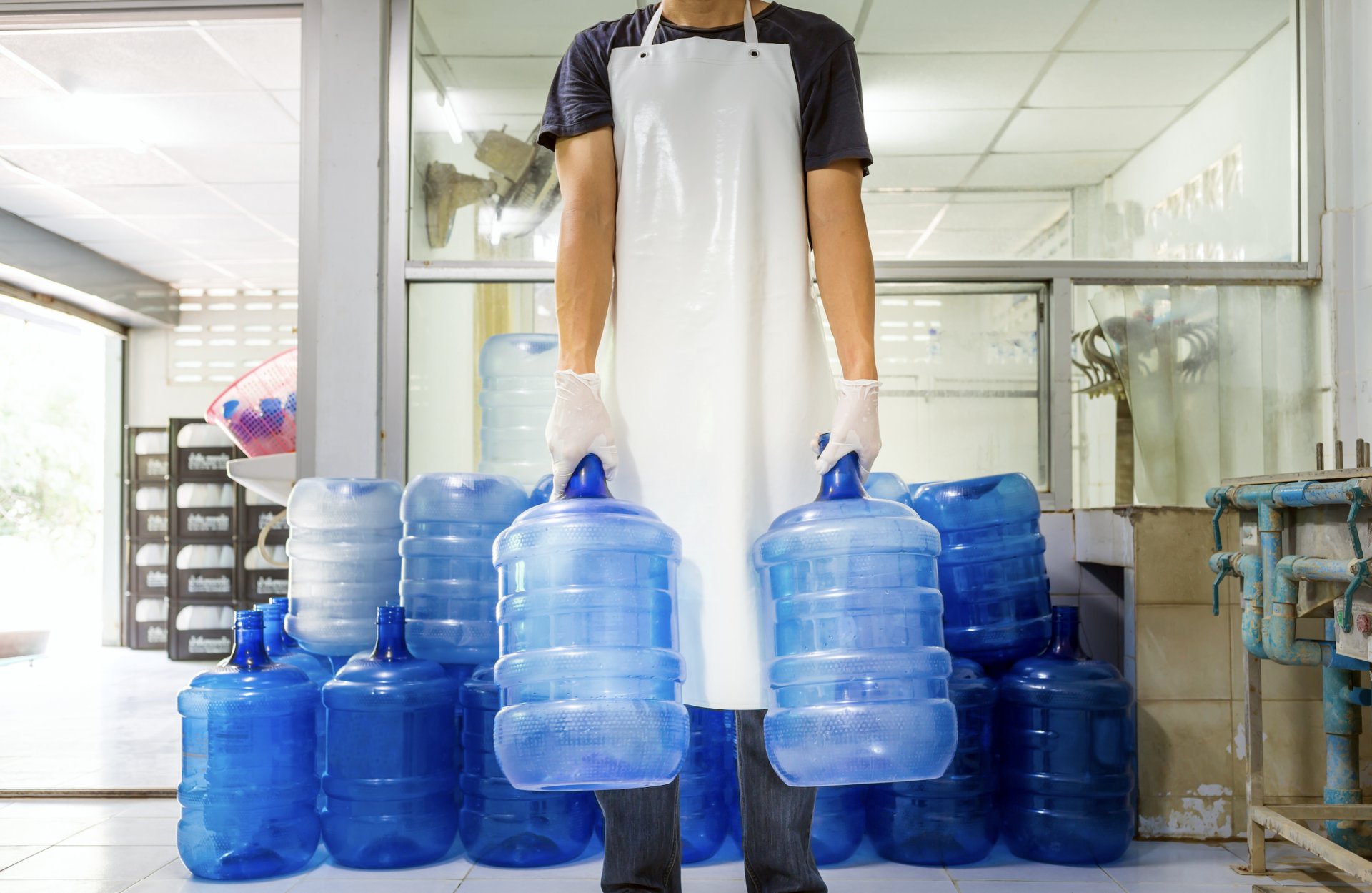 Việc quản l&yacute; chất lượng nước uống tại trường học lu&ocirc;n được đặc biệt quan t&acirc;m, gi&aacute;m s&aacute;t chặt chẽ.