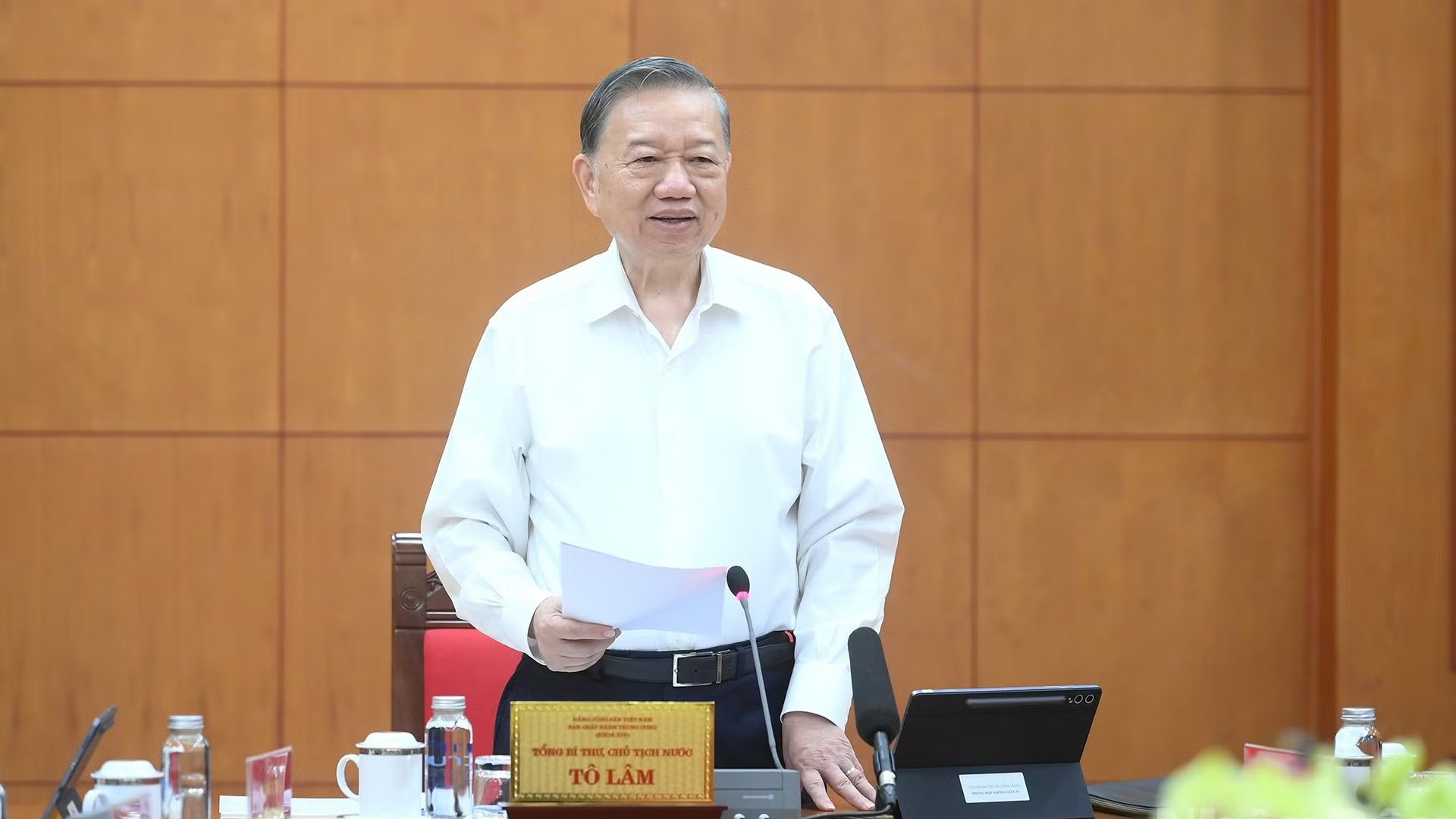 Nghiên cứu xây dựng trường học xã hội chủ nghĩa
