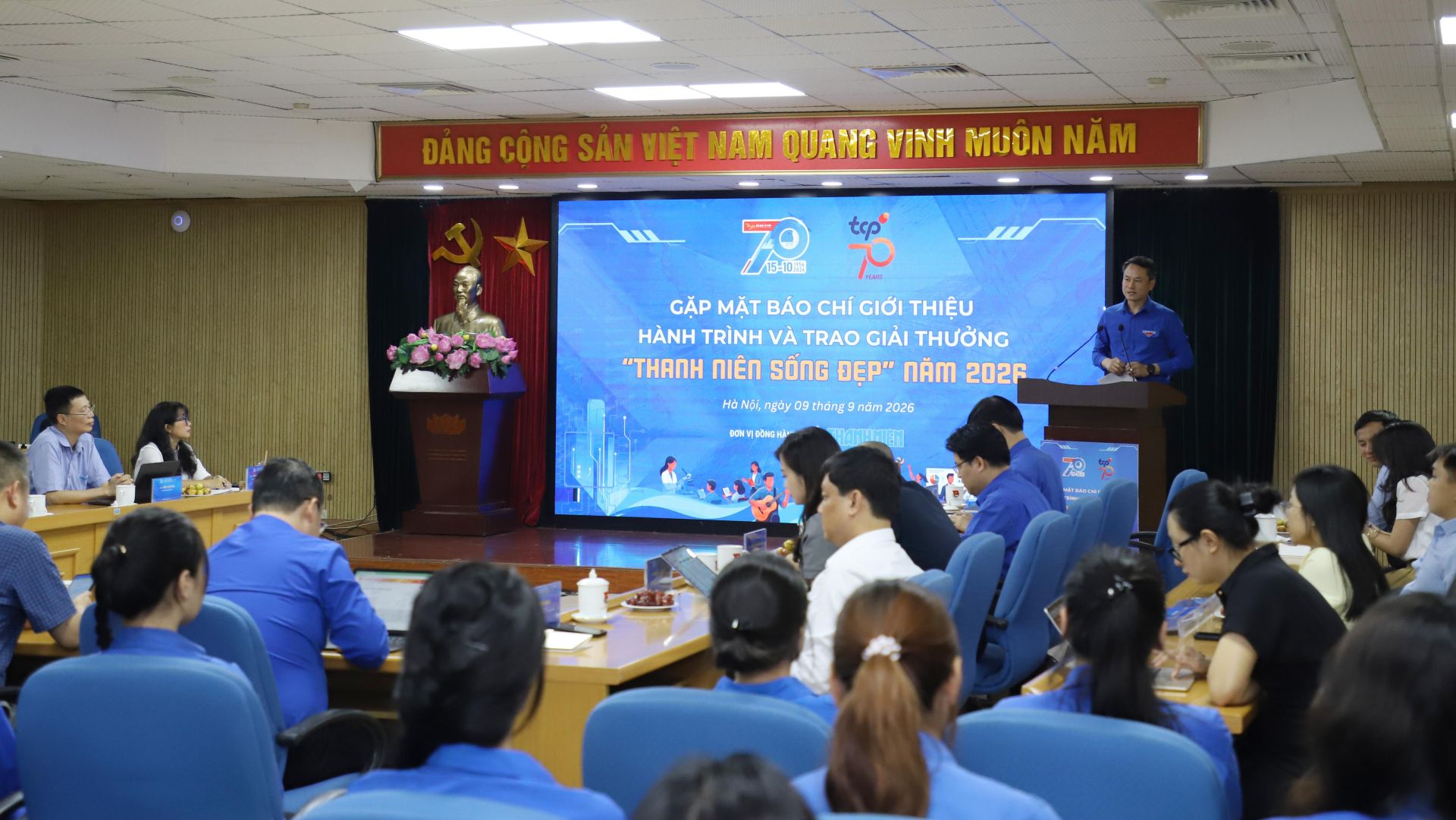 Tôn vinh "Thanh niên sống đẹp"