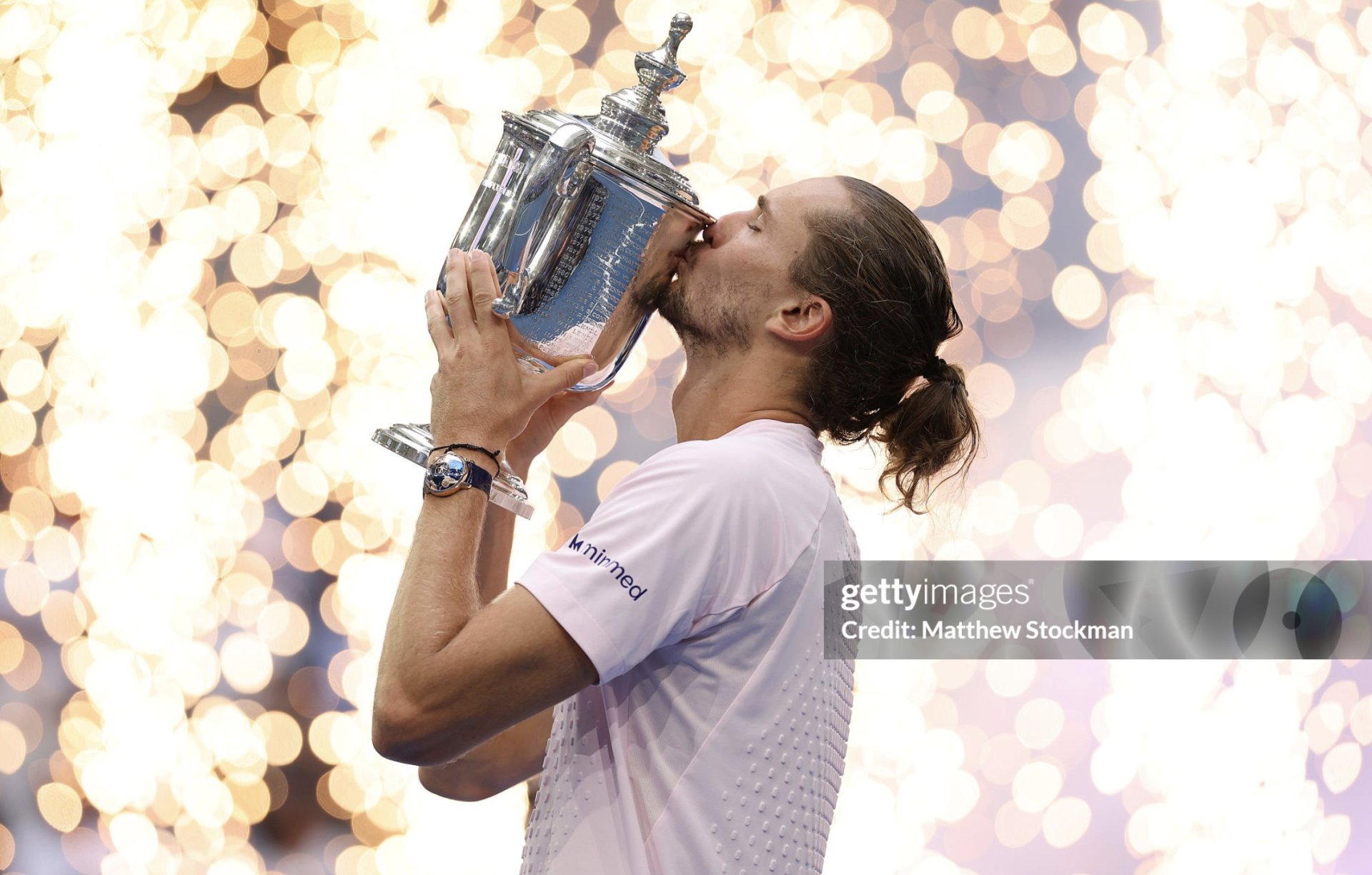 Zverev mừng chức v&ocirc; địch đơn nam Mỹ Mở rộng.