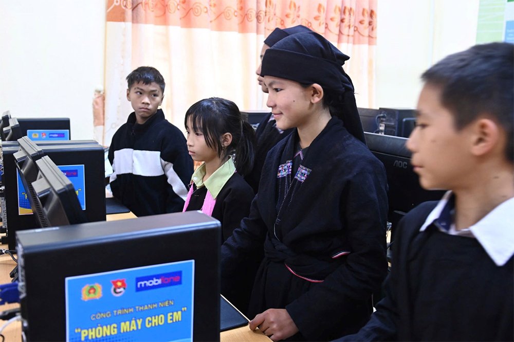 C&aacute;c c&ocirc;ng tr&igrave;nh, hoạt động hỗ trợ thiết bị v&agrave; kỹ năng c&ocirc;ng nghệ g&oacute;p phần gi&uacute;p thanh thiếu nhi c&oacute; th&ecirc;m điều kiện học tập, tiếp cận m&ocirc;i trường số.