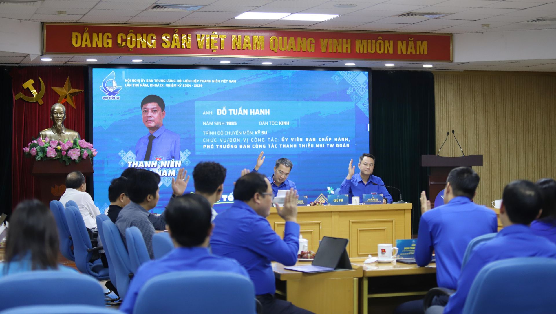 C&aacute;c đại biểu hiệp thương cử đại biểu tham gia Ban Chấp h&agrave;nh Trung ương Hội Li&ecirc;n hiệp Thanh ni&ecirc;n Việt Nam.