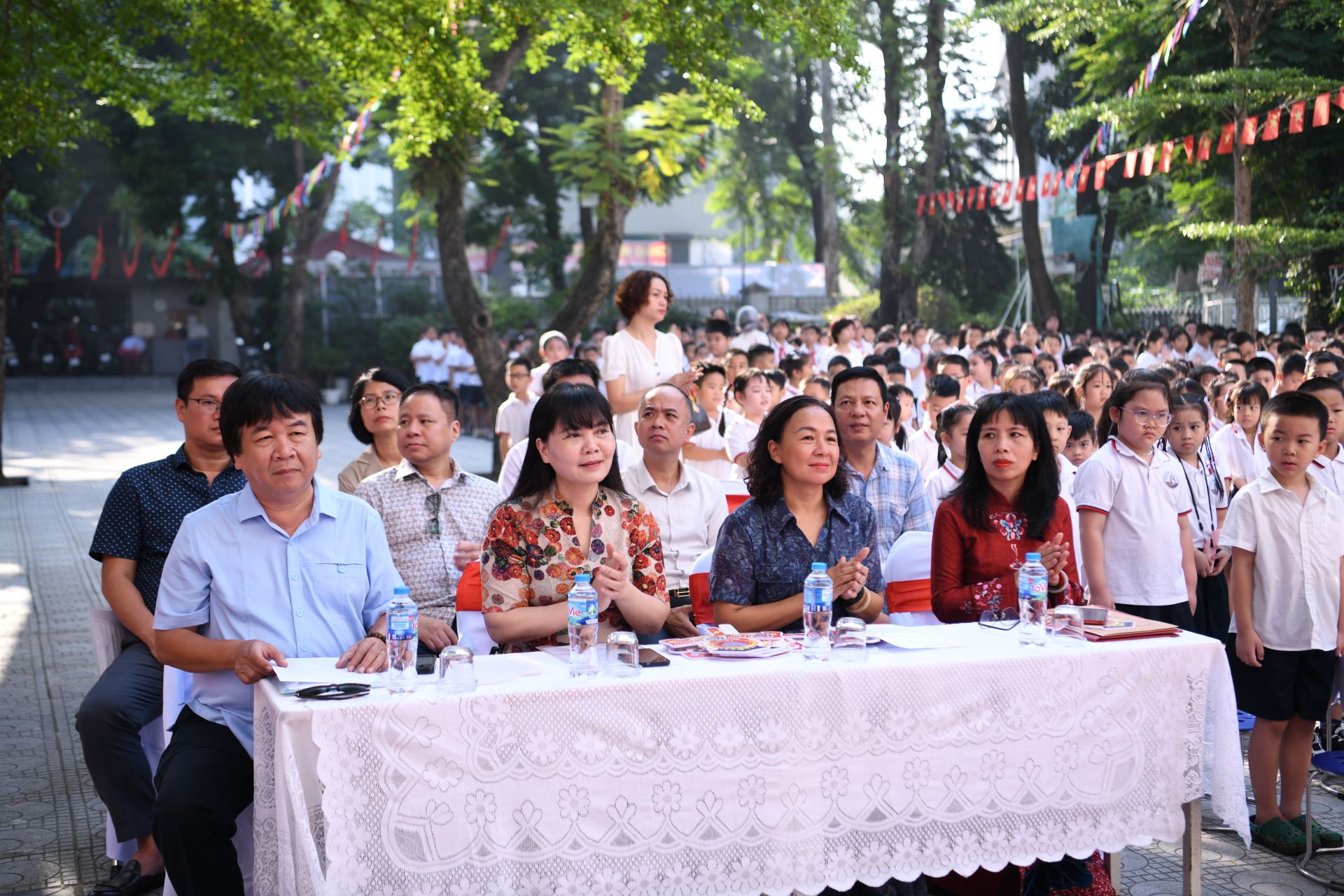 C&aacute;c đại biểu tham dự lễ ph&aacute;t động s&acirc;n chơi 