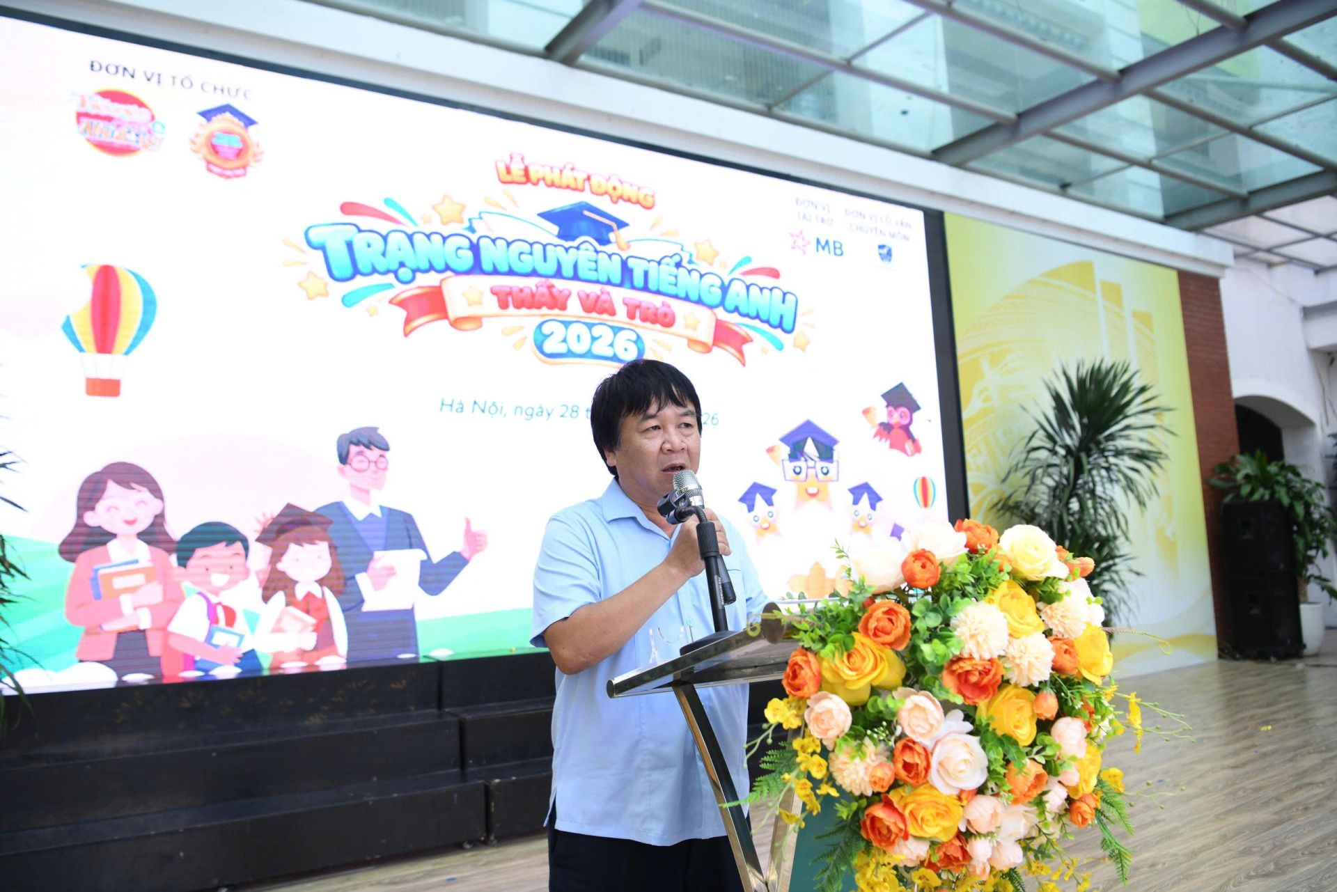 Nh&agrave; b&aacute;o Phan Việt H&ugrave;ng ph&aacute;t biểu tại chương tr&igrave;nh.