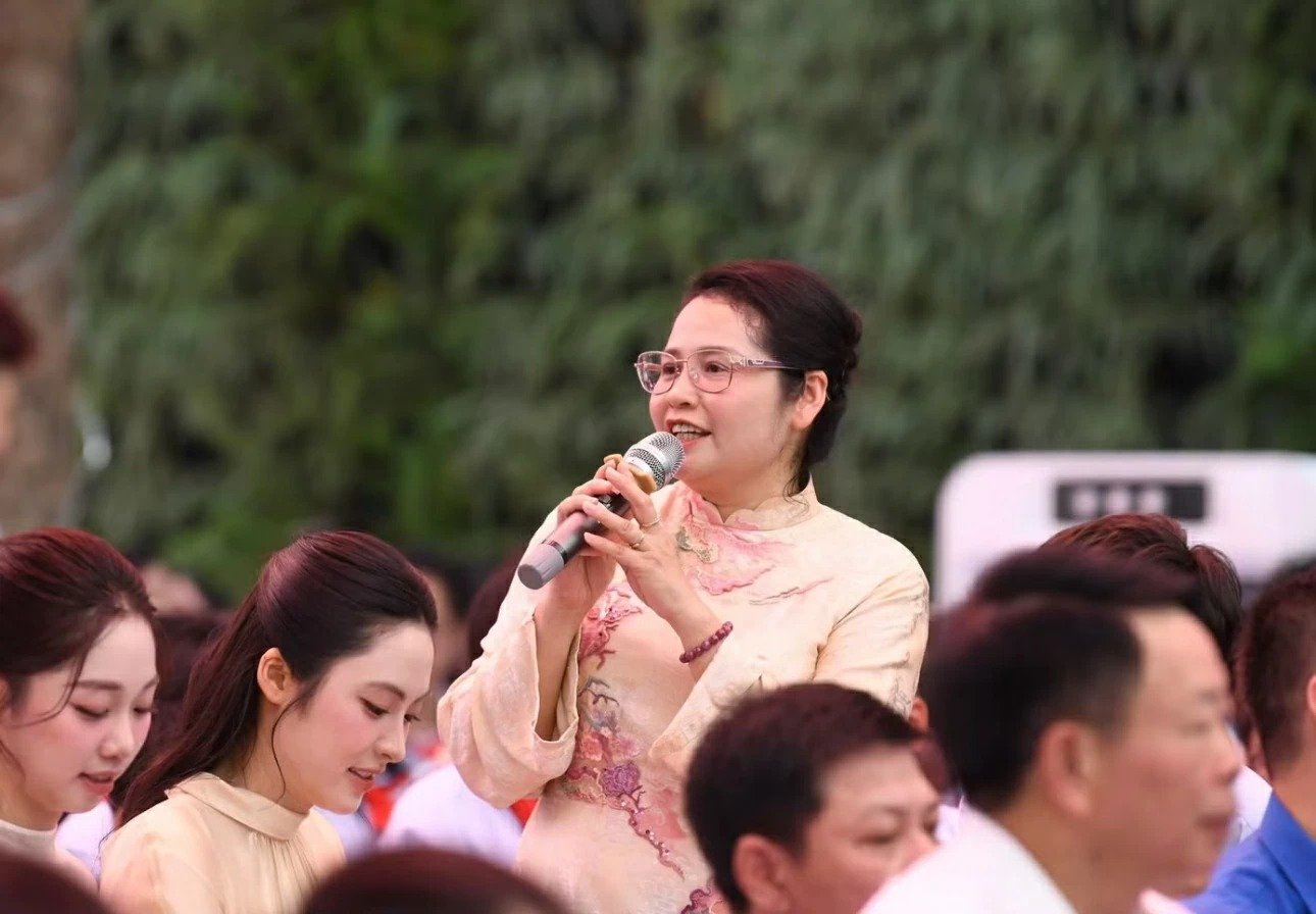 Nh&agrave; gi&aacute;o Nguyễn Thị Minh Th&uacute;y chia sẻ tại diễn đ&agrave;n 