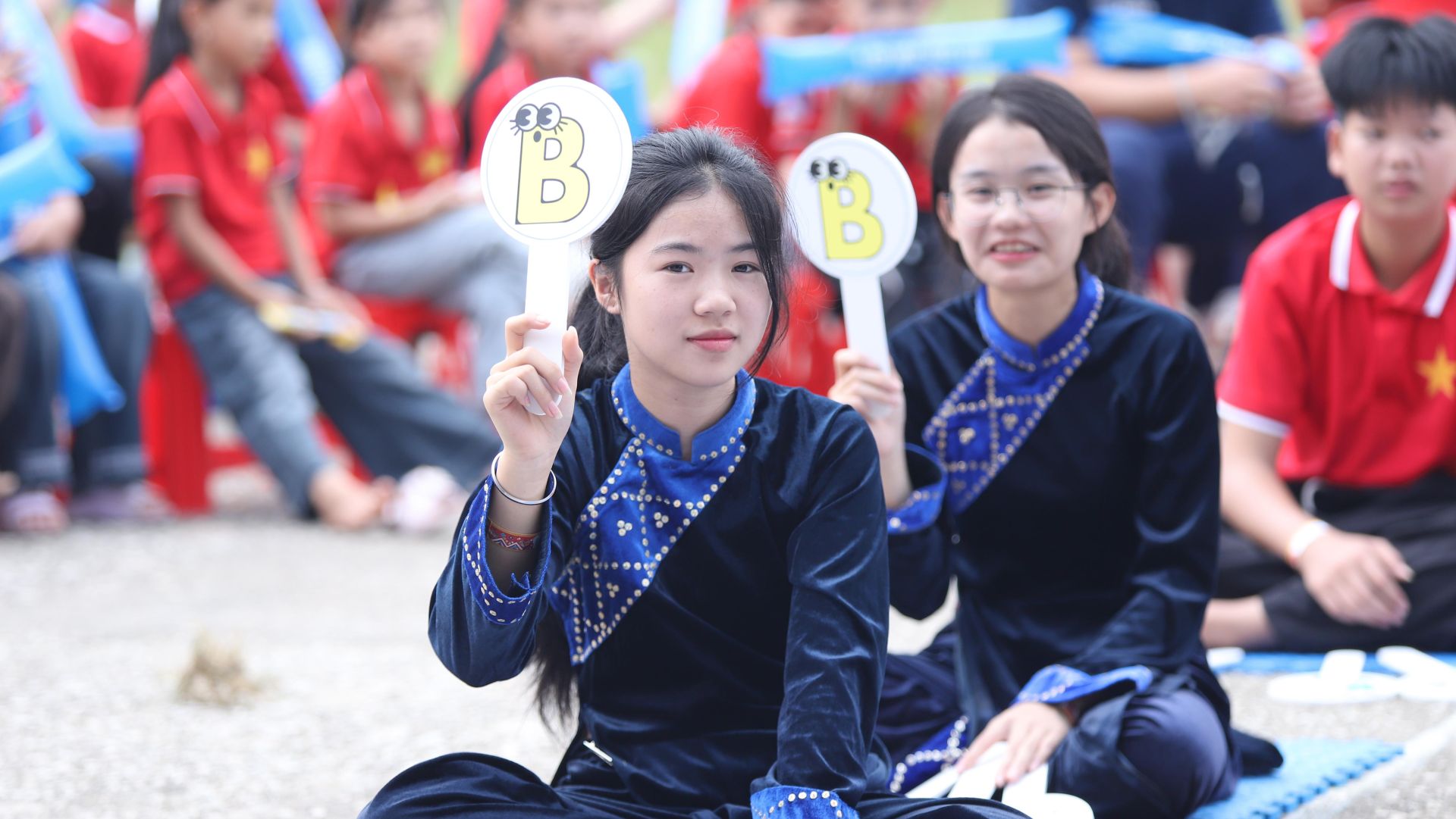 Mang "Lớp học reo vui" đến với học sinh miền núi