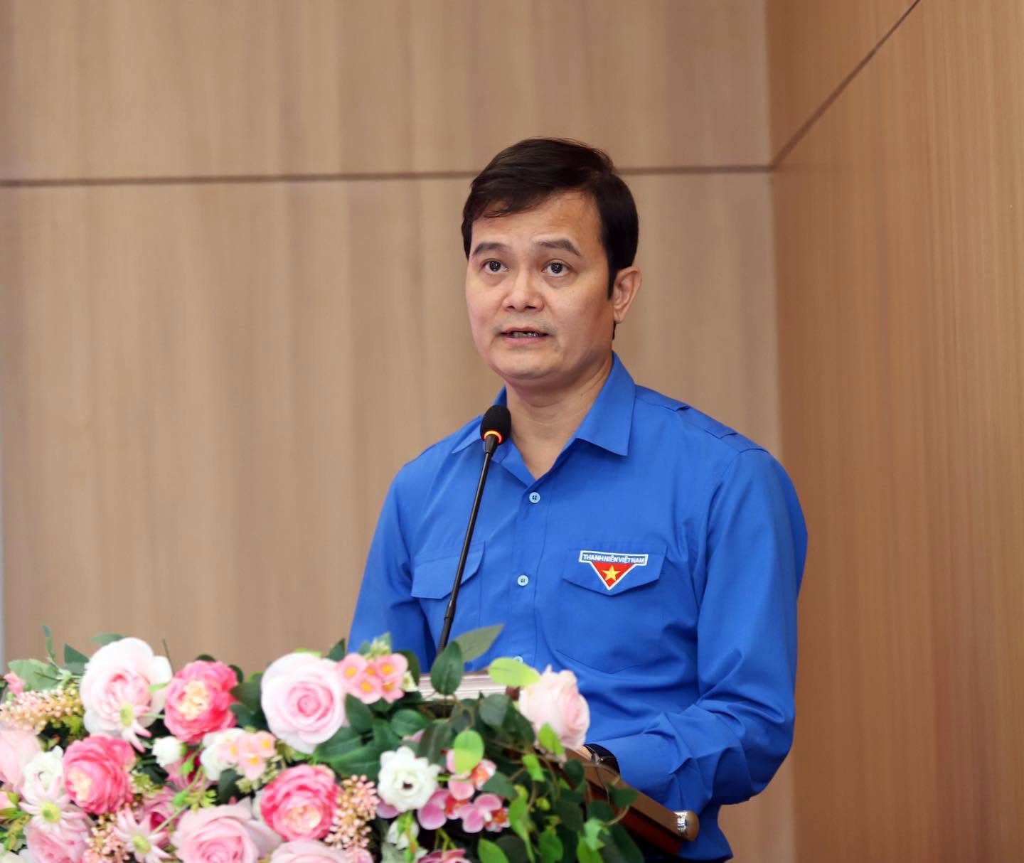 Anh B&ugrave;i Quang Huy ph&aacute;t biểu tại hội nghị.