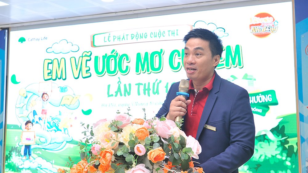 &Ocirc;ng Mai Xu&acirc;n Trưởng - Ph&oacute; Gi&aacute;m đốc Chi nh&aacute;nh H&agrave; Nội, C&ocirc;ng ty TNHH Bảo hiểm Nh&acirc;n thọ Cathay Việt Nam ph&aacute;t biểu tại Lễ ph&aacute;t động.
