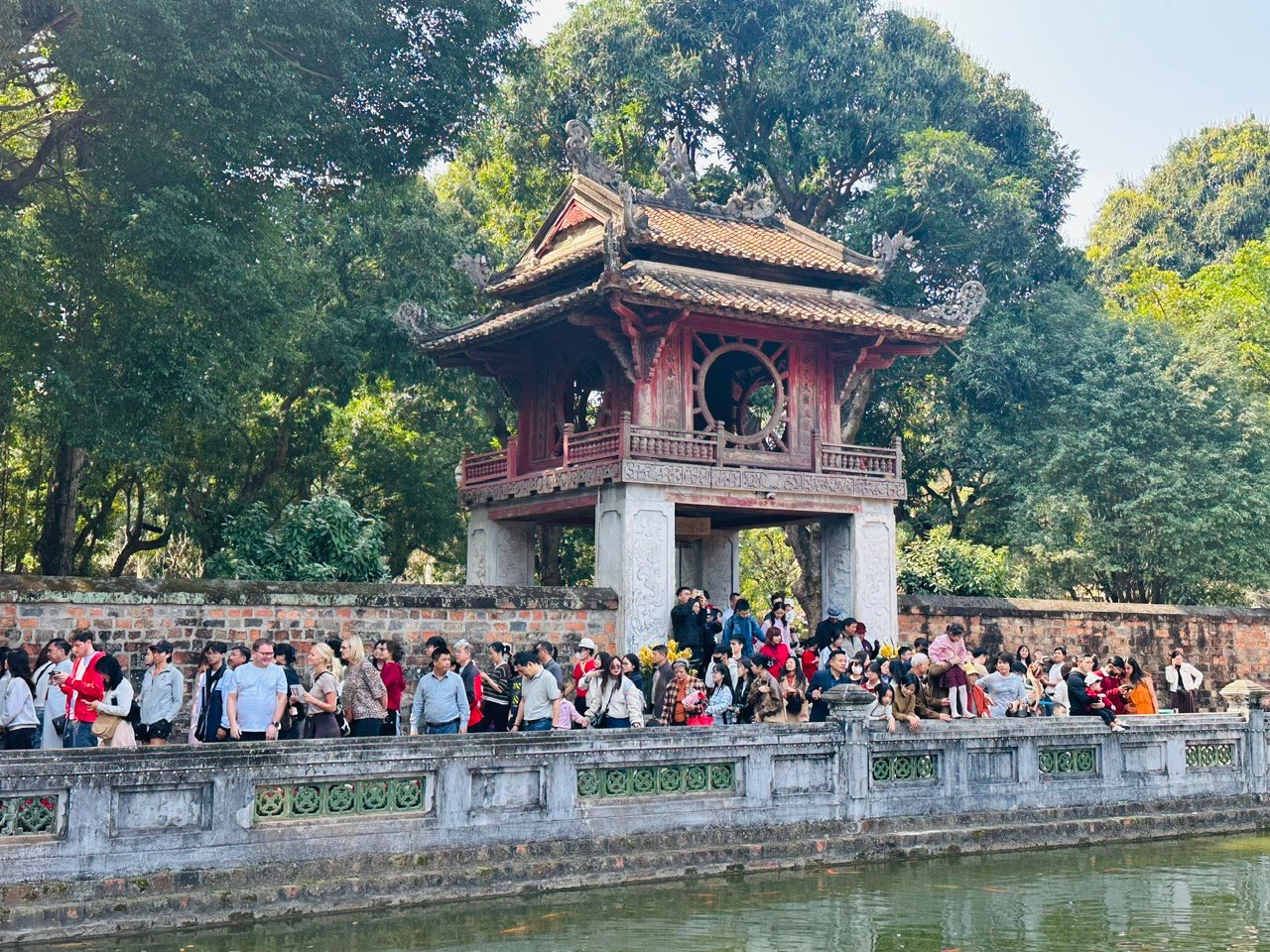 Ng&agrave;y Văn ho&aacute; Việt Nam 24/11 l&agrave; dịp để người d&acirc;n tham gia v&agrave; s&aacute;ng tạo, thụ hưởng c&aacute;c hoạt động, sản phẩm... văn ho&aacute;.