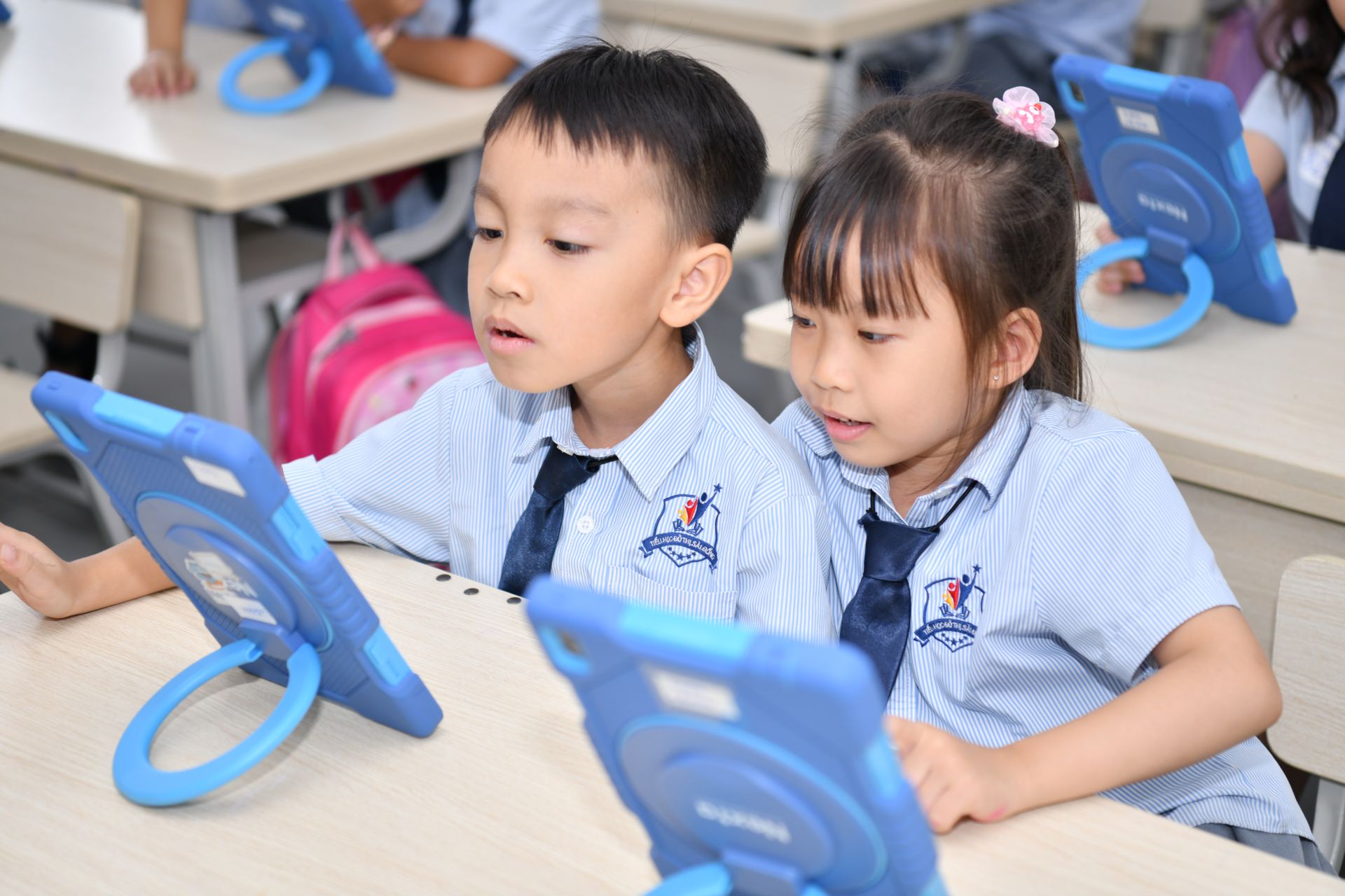Trang bị kỹ năng số để bảo vệ bản th&acirc;n, đồng thời g&oacute;p phần bảo vệ m&ocirc;i trường xung quanh tr&ecirc;n kh&ocirc;ng gian mạng.