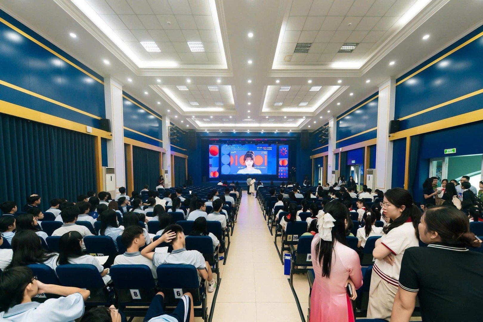 Quang cảnh Lễ khởi động chiến dịch &ldquo;Kh&ocirc;ng Một M&igrave;nh&rdquo; năm 2026.