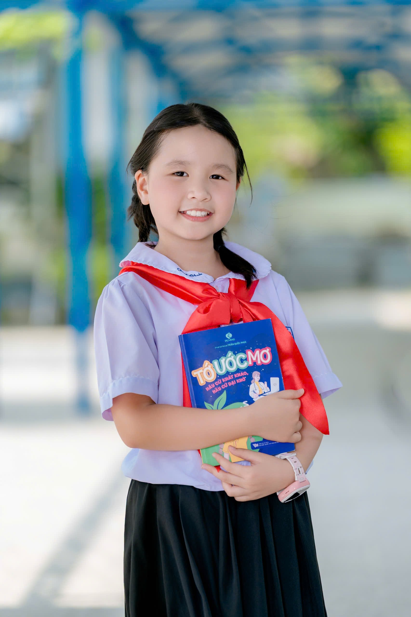Ch&acirc;n dung c&ocirc; bạn Hồ Huyền Anh.