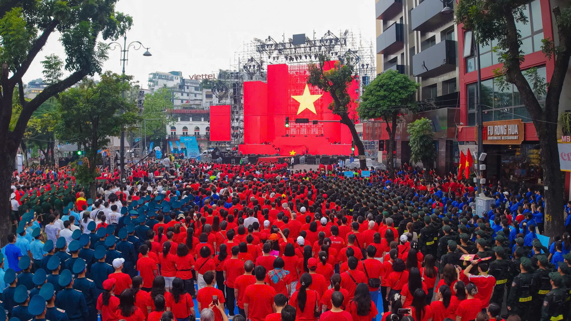 Quang cảnh Lễ ph&aacute;t động phong tr&agrave;o to&agrave;n d&acirc;n tập luyện thể thao năm 2026.