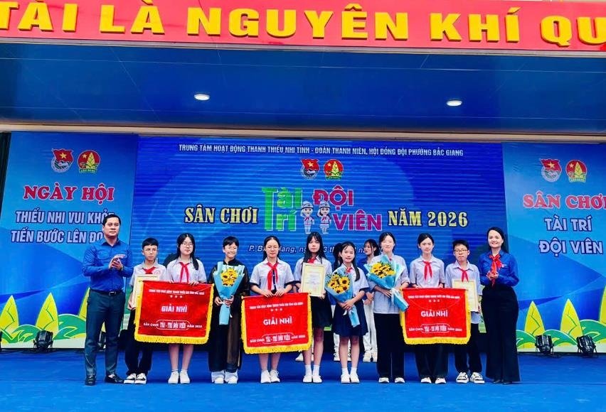 Học sinh trường THCS L&ecirc; Qu&yacute; Đ&ocirc;n tham gia S&acirc;n chơi &ldquo;T&agrave;i - Tr&iacute; Đội vi&ecirc;n&rdquo; năm 2026. 