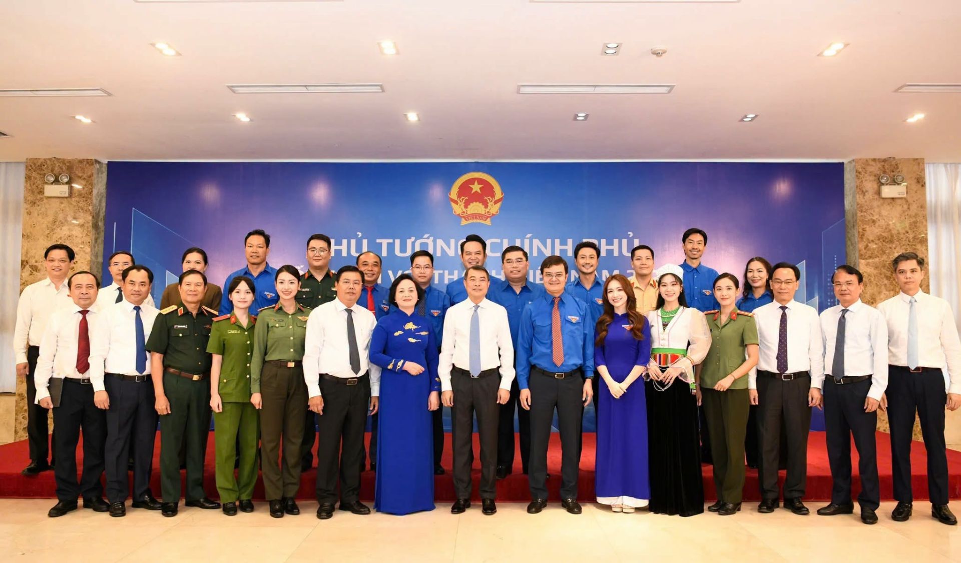 Thủ tướng Ch&iacute;nh phủ c&ugrave;ng l&atilde;nh đạo Đảng, Nh&agrave; nước tại chương tr&igrave;nh Thủ tướng Ch&iacute;nh phủ đối thoại với thanh ni&ecirc;n năm 2026.