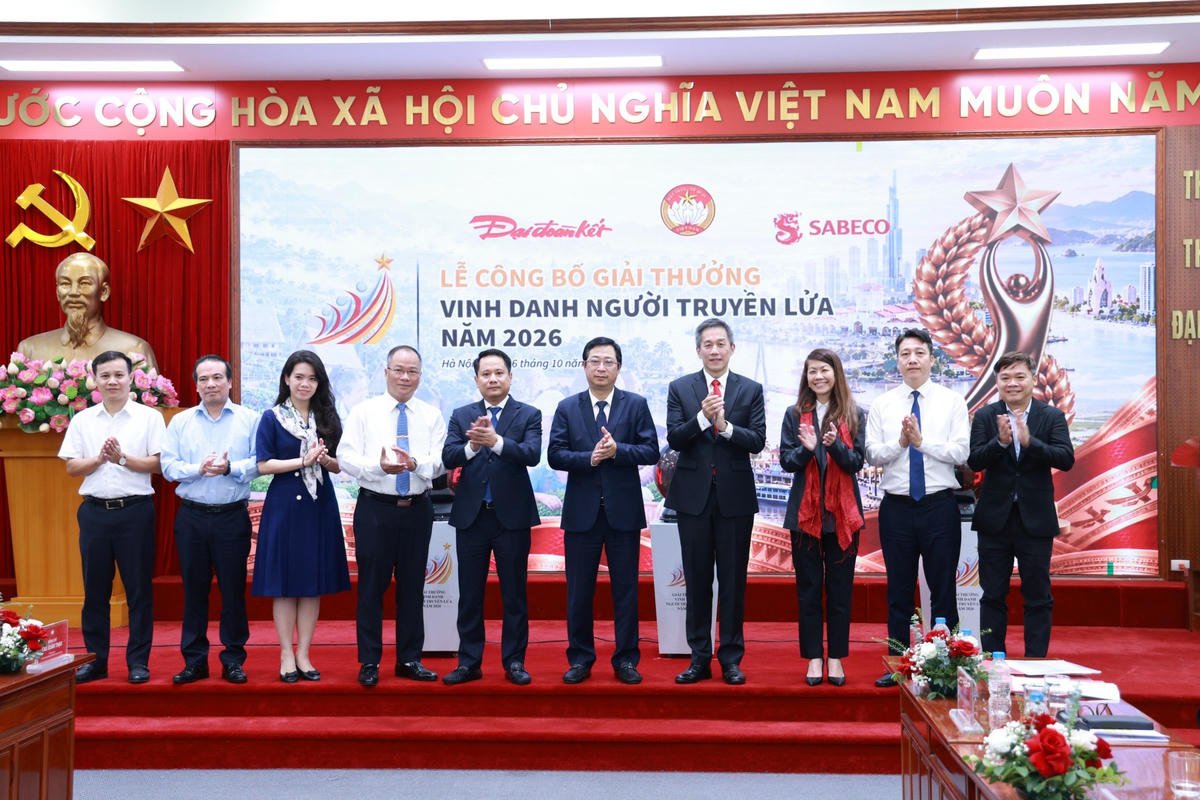 C&aacute;c đại biểu tham dự Lễ c&ocirc;ng bố Giải thưởng &ldquo;Vinh danh Người truyền lửa&rdquo; cấp quốc gia năm 2026 tại H&agrave; Nội.
