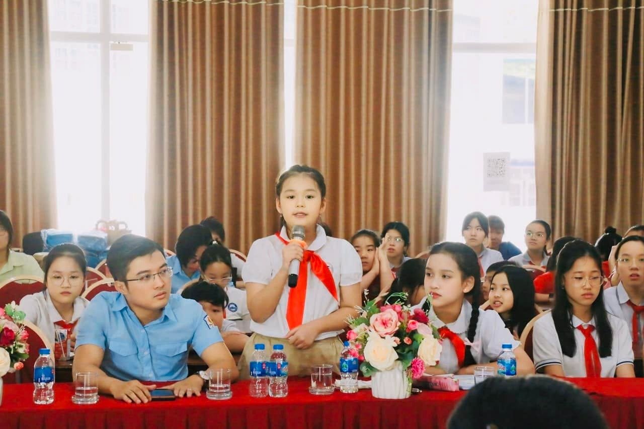 Diễn đ&agrave;n trẻ em l&agrave; nơi c&aacute;c bạn nhỏ được n&ecirc;u l&ecirc;n &yacute; kiến, đ&oacute;ng g&oacute;p v&agrave;o ch&iacute;nh những vấn để trẻ em quan t&acirc;m.