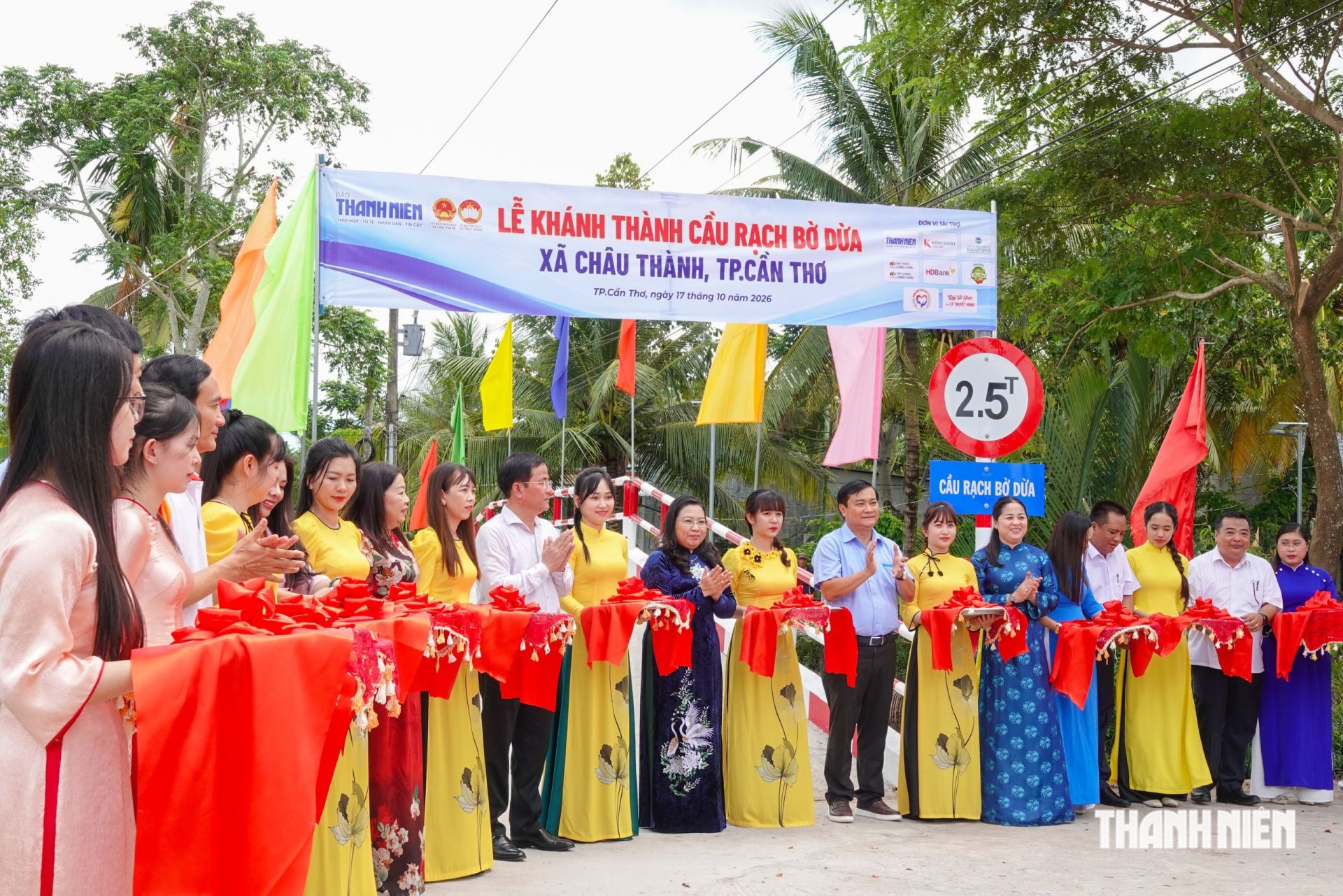 Lễ kh&aacute;nh th&agrave;nh cầu Rạch Bờ Dừa tại x&atilde; Ch&acirc;u Th&agrave;nh, TP.Cần Thơ s&aacute;ng 17/10.