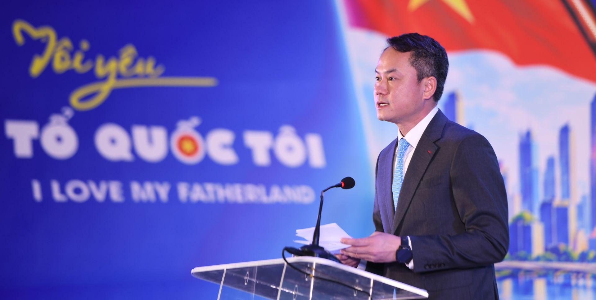 B&iacute; thư Trung ương Đo&agrave;n Nguyễn Kim Quy ph&aacute;t biểu tại diễn đ&agrave;n.
