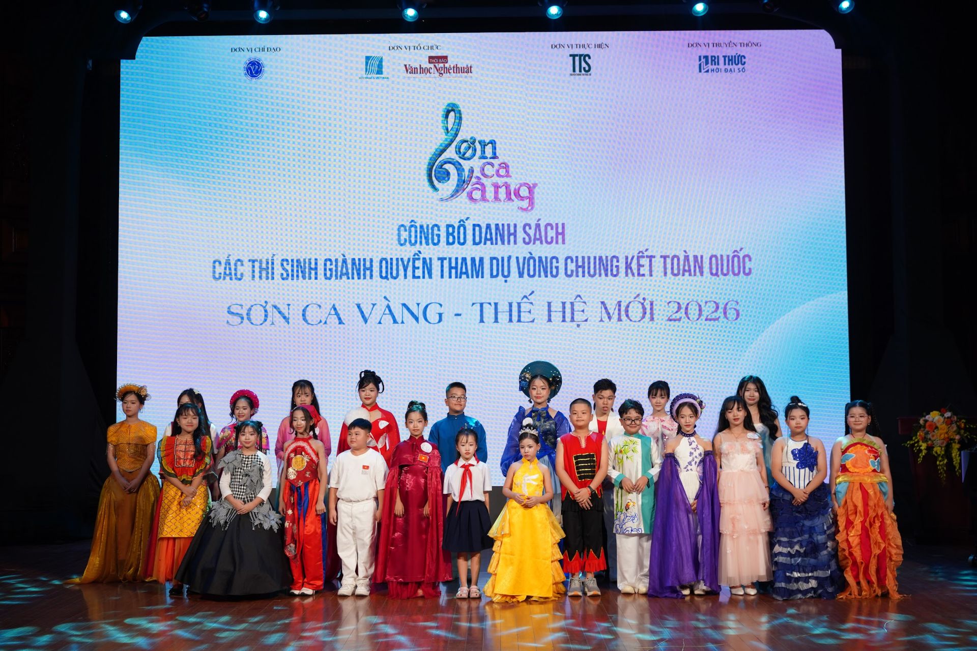 Ban Tổ chức c&ocirc;ng bố danh s&aacute;ch 25 th&iacute; sinh lọt v&agrave;o V&ograve;ng chung kết.