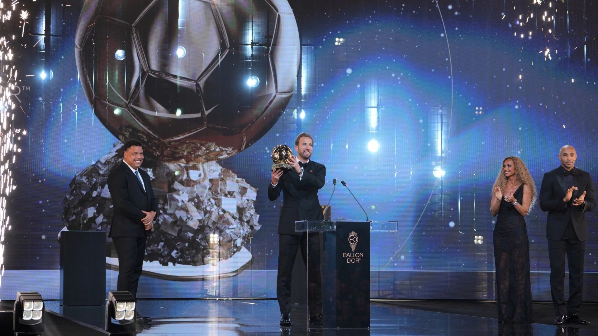 Harry Kane lần đầu giành Quả bóng Vàng 2026