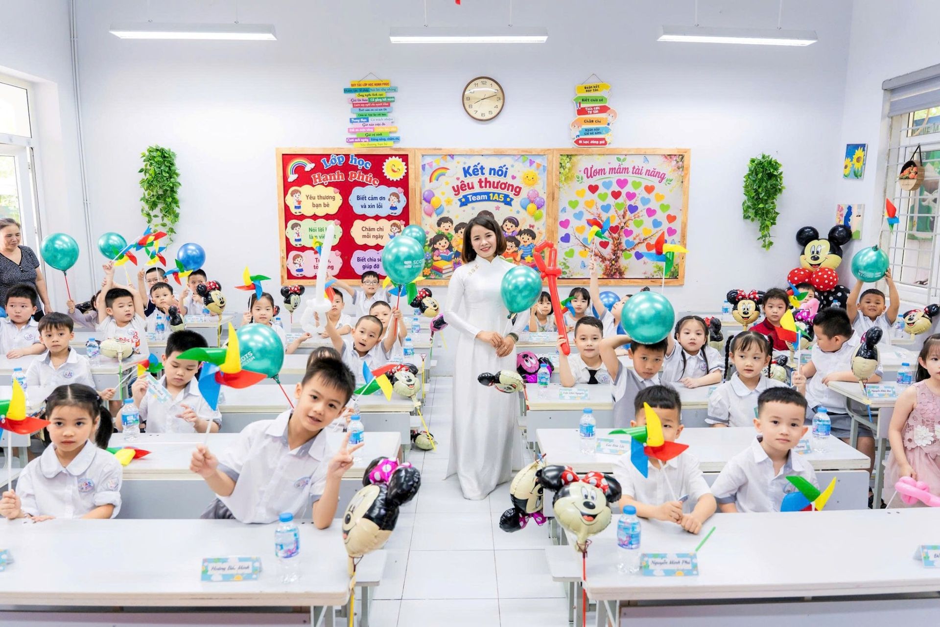 Kh&ocirc;ng gian học tập tại trường Tiểu học v&agrave; THCS T&acirc;n Khai. 