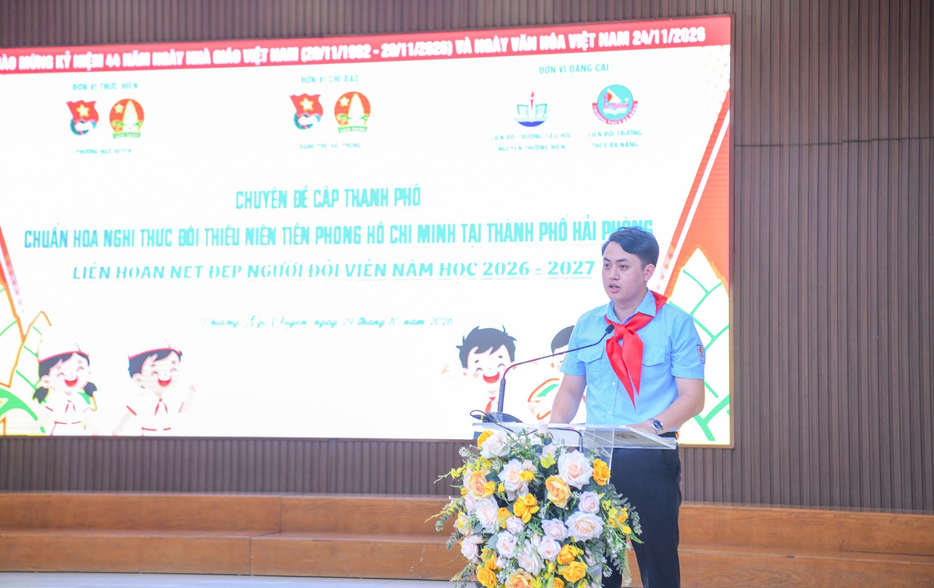 Ph&oacute; B&iacute; thư Th&agrave;nh đo&agrave;n Hải Ph&ograve;ng Nguyễn Tiến Mạnh ph&aacute;t biểu tại chương tr&igrave;nh.